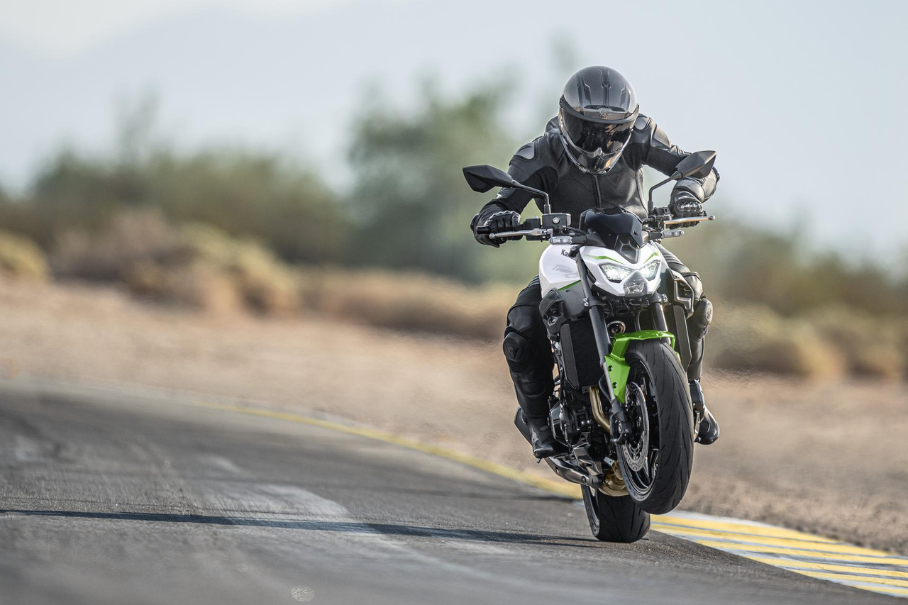 Kawasaki Z900 [8]