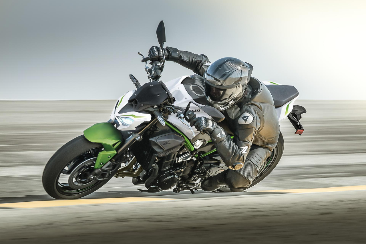 Kawasaki Z900 [4]
