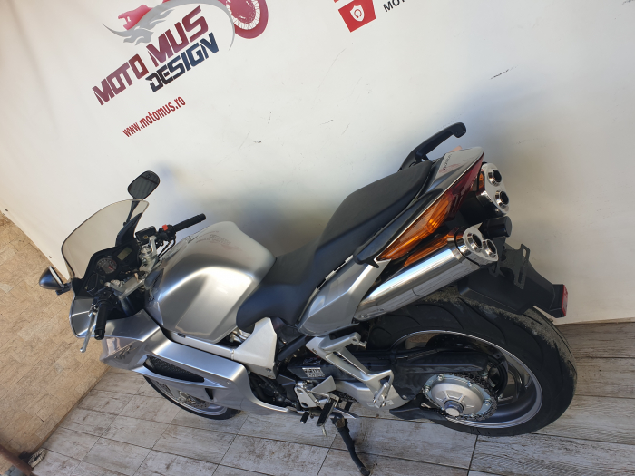 Motocicleta Honda VFR 800 800cc 107CP - H00134 [13]