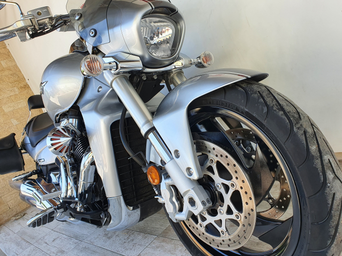 Motocicleta Suzuki Boulevard M109R 1800cc 123CP - S101269 [10]