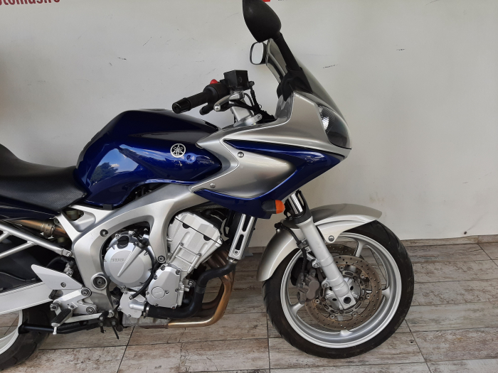 Motocicleta Yamaha FZ6 Fazer 600cc 76.5CP - Y01059 [4]