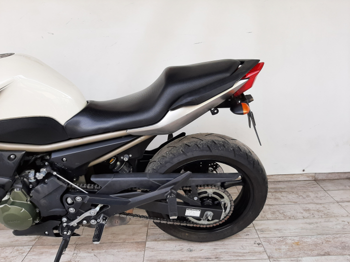 Motocicleta Yamaha XJ6 600cc 76.5CP - Y01775 [10]