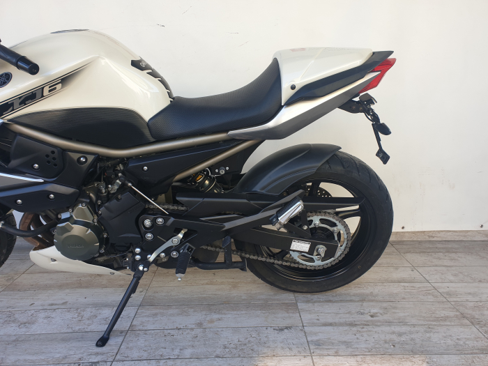 Motocicleta Yamaha XJ6 600cc 76CP - SUPERBA - Y04459 [10]