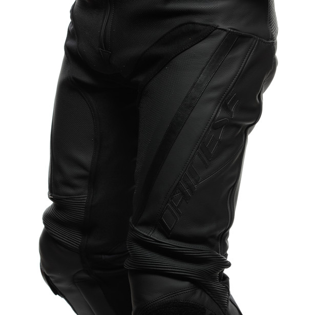 Pantaloni din piele perforata Dainese Delta 4 [10]