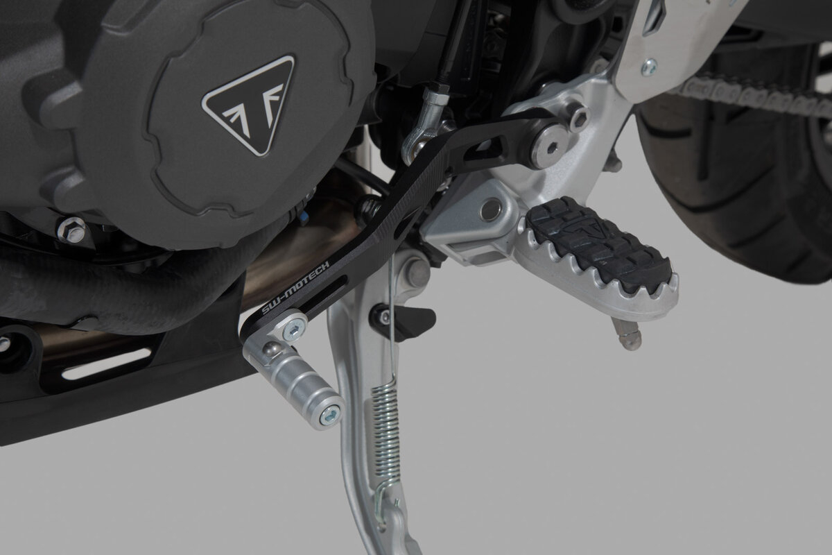 Pedala Frana si schimbator de viteze Triumph Tiger 900 models (19-). [6]