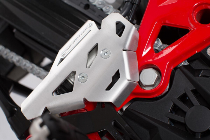 Protectie cilindru frana ArgintiuBMW F 700 GS (16-) / F 800 GS (16-). [2]