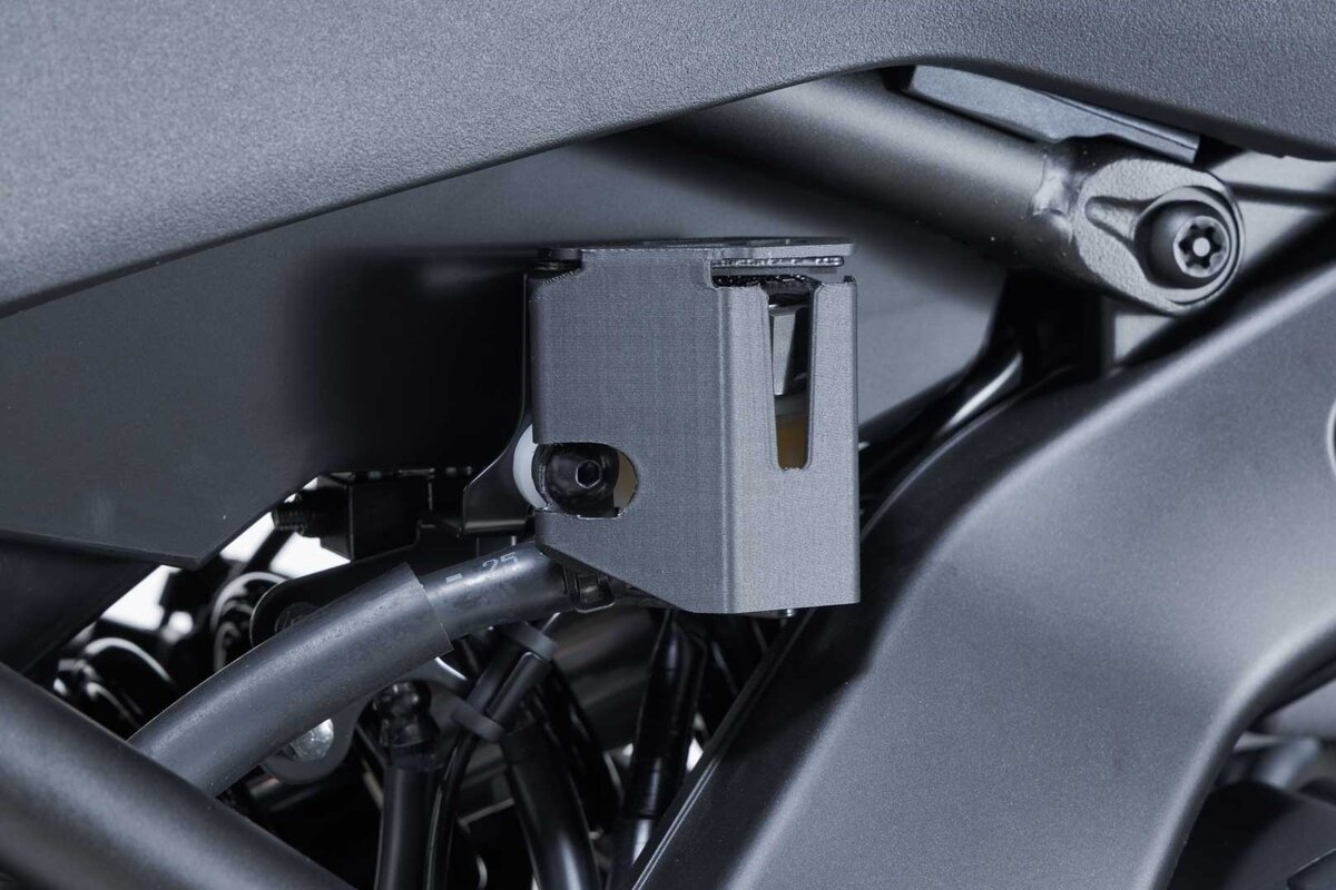 Protectie rezervor lichid frana negru Yamaha Tracer 9 / GT / GT+ (24-) Sw-Motech [3]