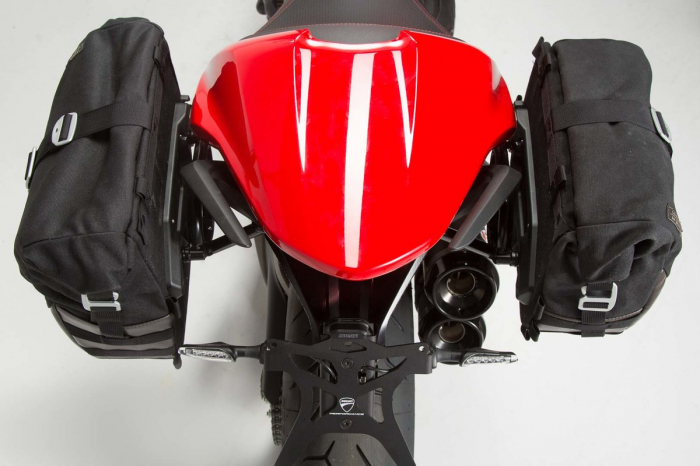 Set genti laterale Legend Gear Ducati Monster 1200/S (16-). [3]