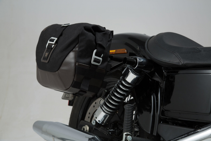 Set genti laterale Legend Gear Harley Davidson Dyna Wide Glide (09-17). [1]