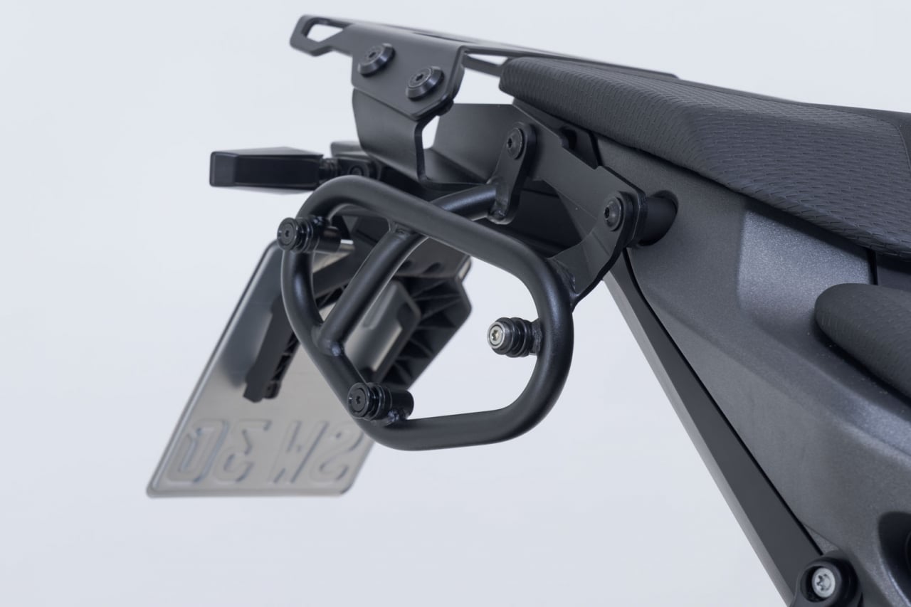 Set genti laterale Urban ABS cu sistem fixare 2 × 16.5 l. KTM 990 Duke (23-). [3]