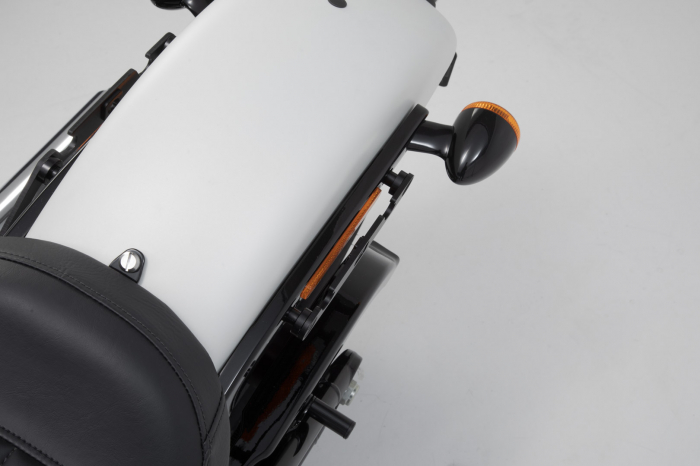 Sistem fixare geanta laterala stanga SLH Harley-Davidson Softtail Slim (17-). [2]