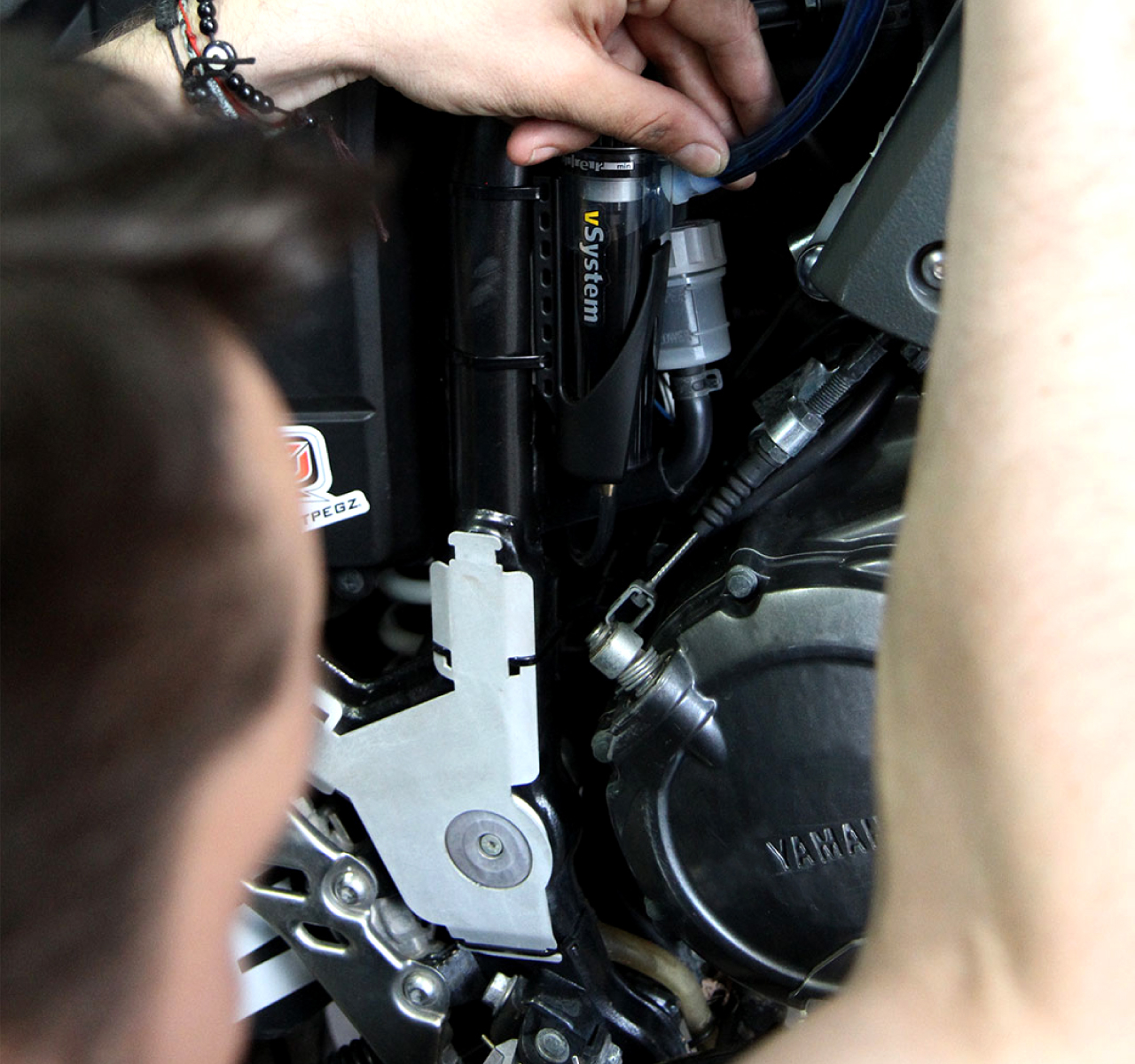 Sistem Scottoiler lubrifiere lant vSystem + lubrifiant biodegradabil verde [6]