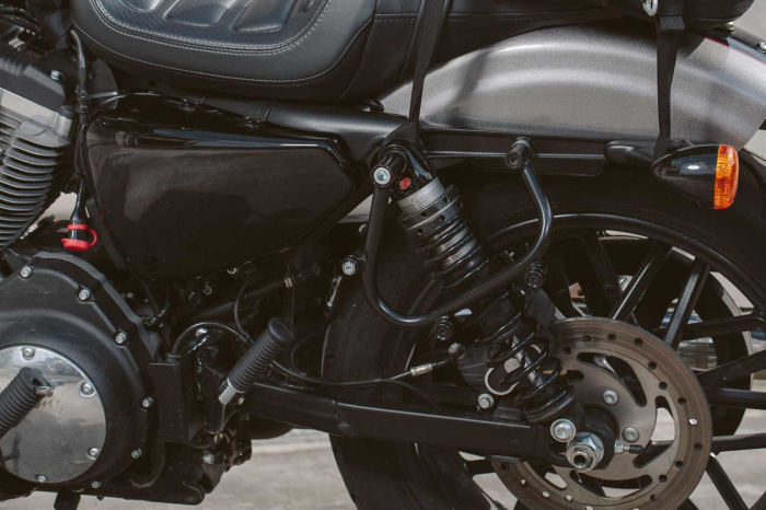 Suport geanta SLC stanga Harley Sportster models (04-). [3]