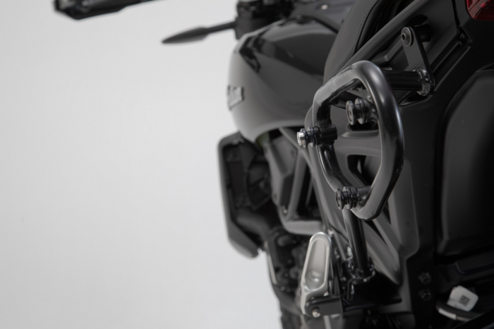 Suport geanta SLH stanga Indian Scout (16-). [4]