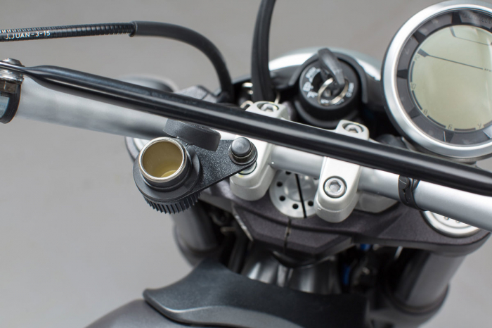 Suport priza brichetea cu surub M8 pentru montare pe ghidon [2]