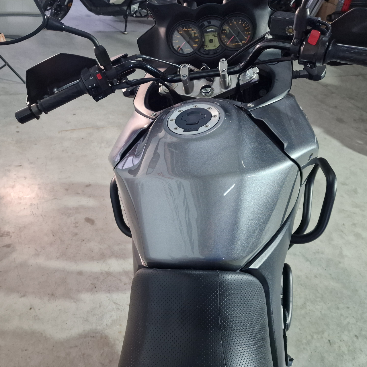 Suzuki V-Strom 650  | An 2010 | S44217 [9]