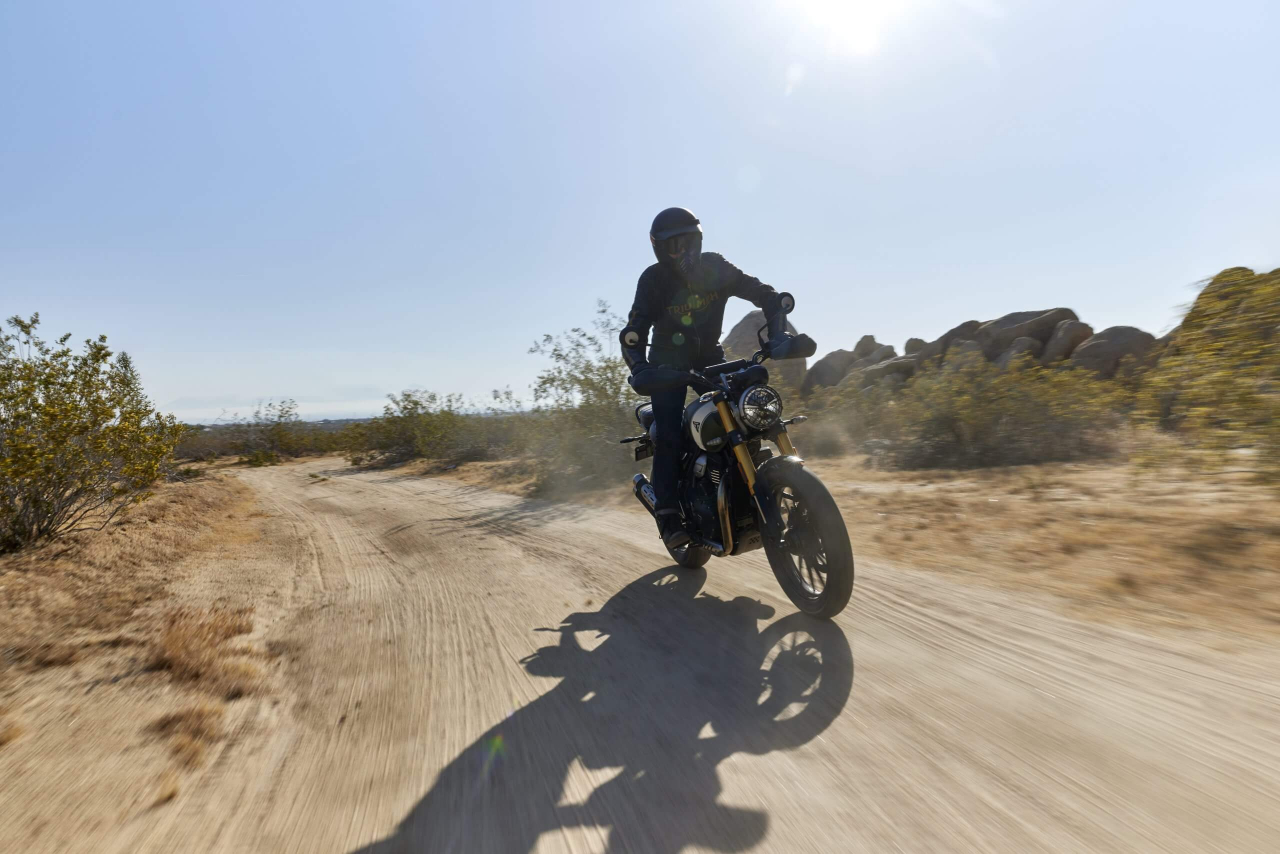 Triumph Scrambler 400 X [9]