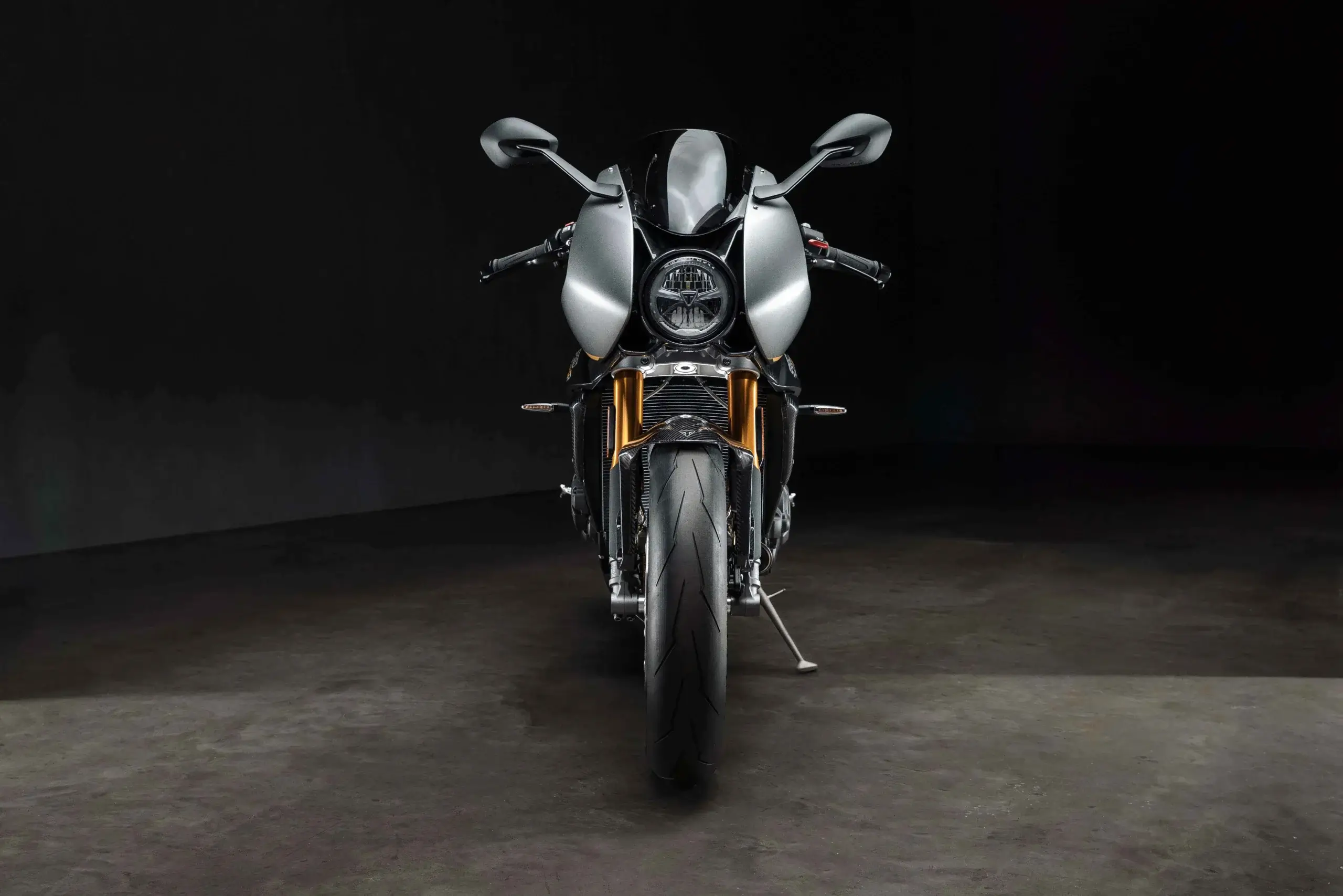 Triumph Speed Triple 1200 RR Breitling limited edition [2]