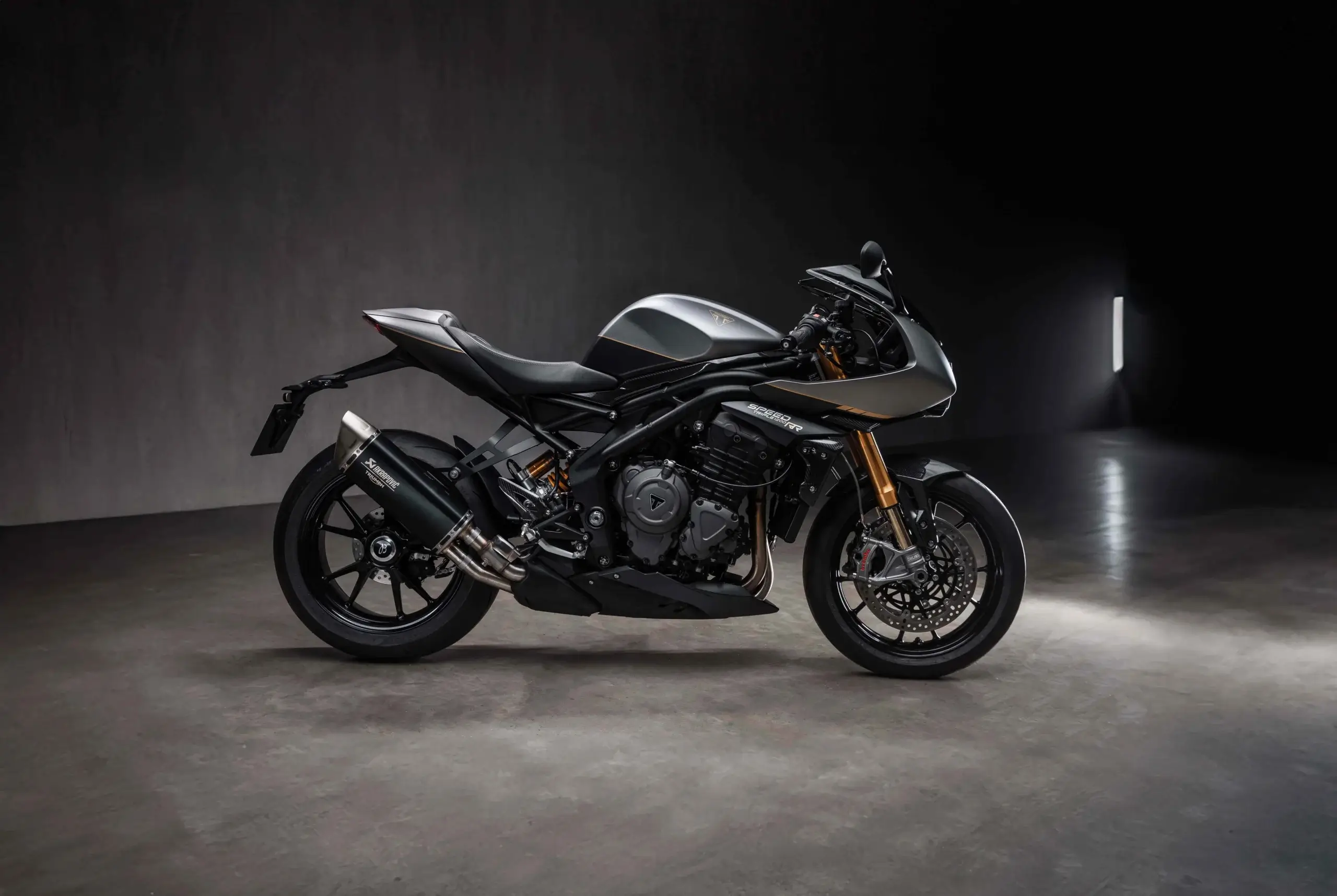 Triumph Speed Triple 1200 RR Breitling limited edition [3]