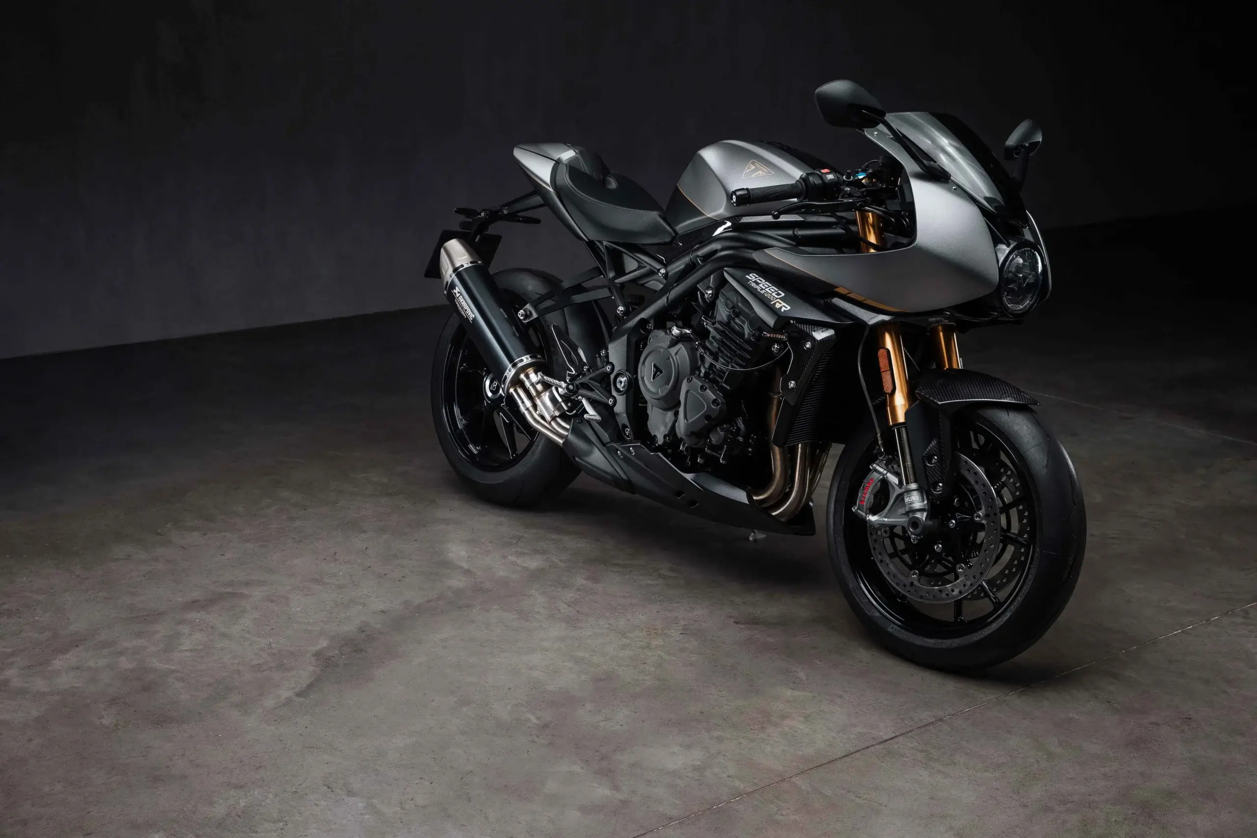 Triumph Speed Triple 1200 RR Breitling limited edition [1]