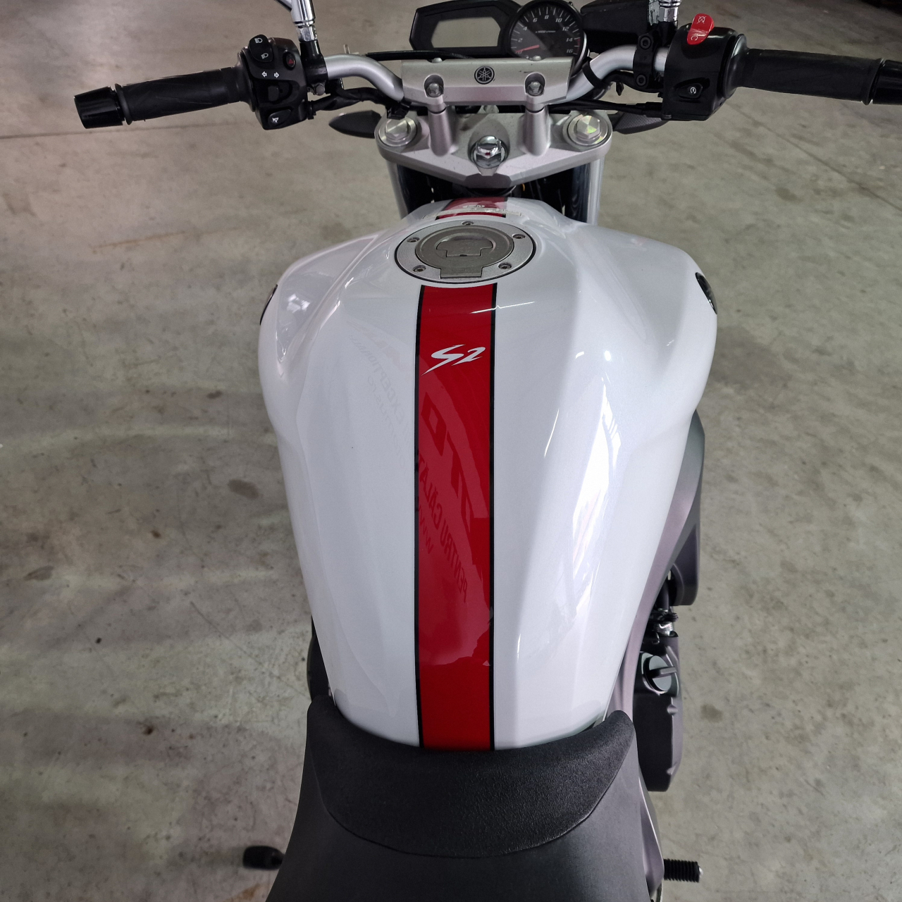 Yamaha FZ6 S2 | An 2008 | Y15551 [9]