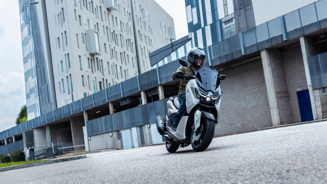 Yamaha NMAX 125 Tech MAX [10]