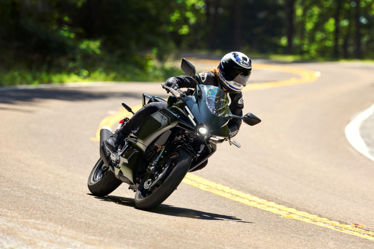 Yamaha R3 [7]