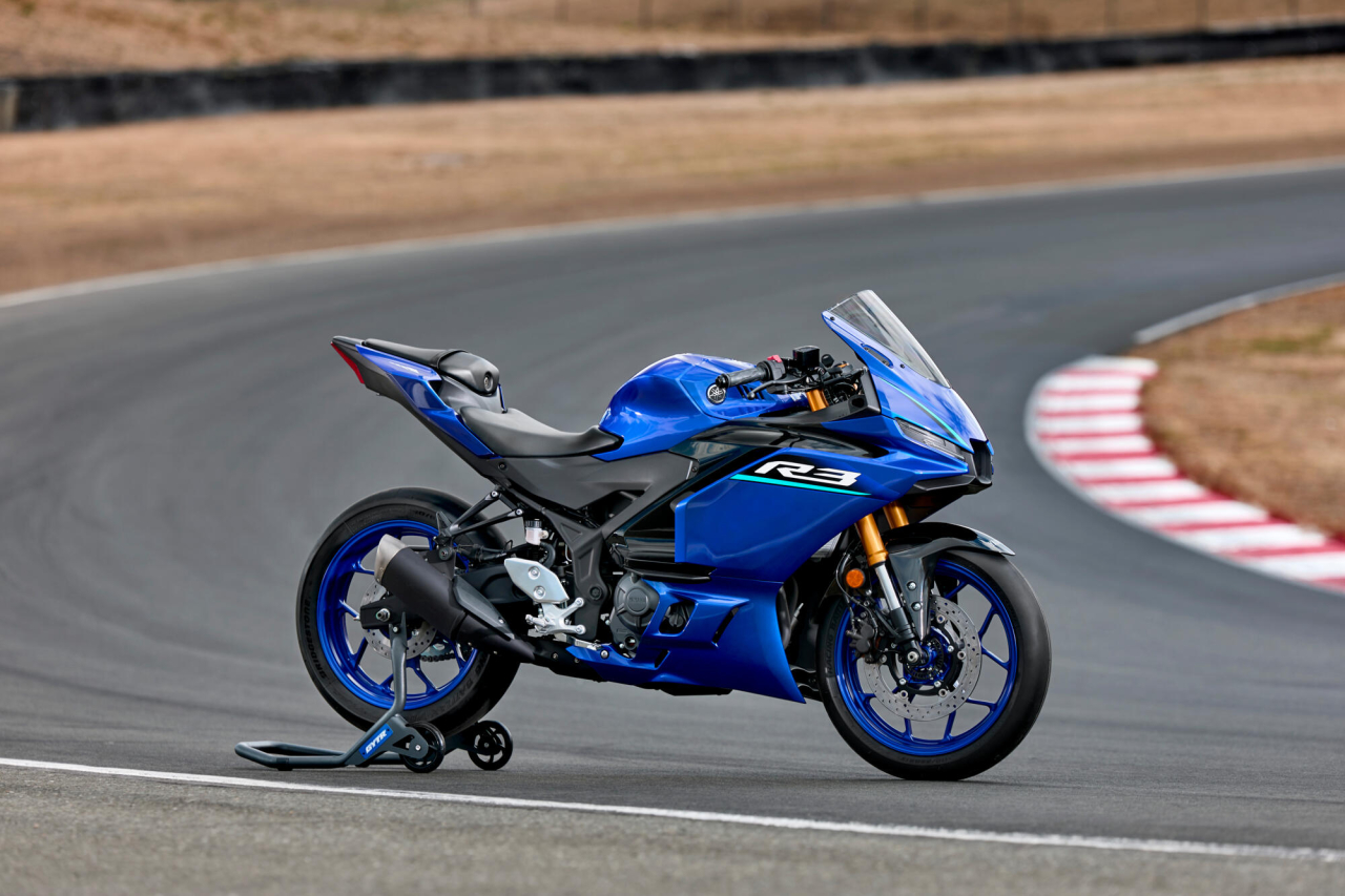 Yamaha R3 [10]