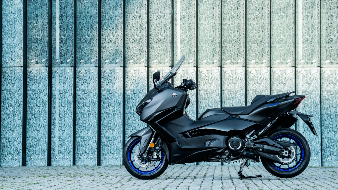 Yamaha TMAX [23]