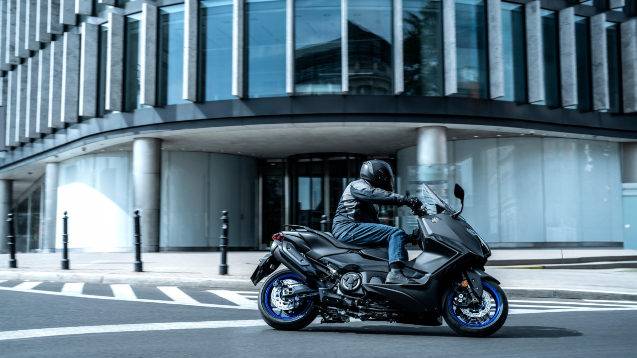 Yamaha TMAX [10]