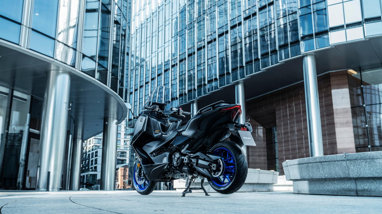 Yamaha TMAX [30]