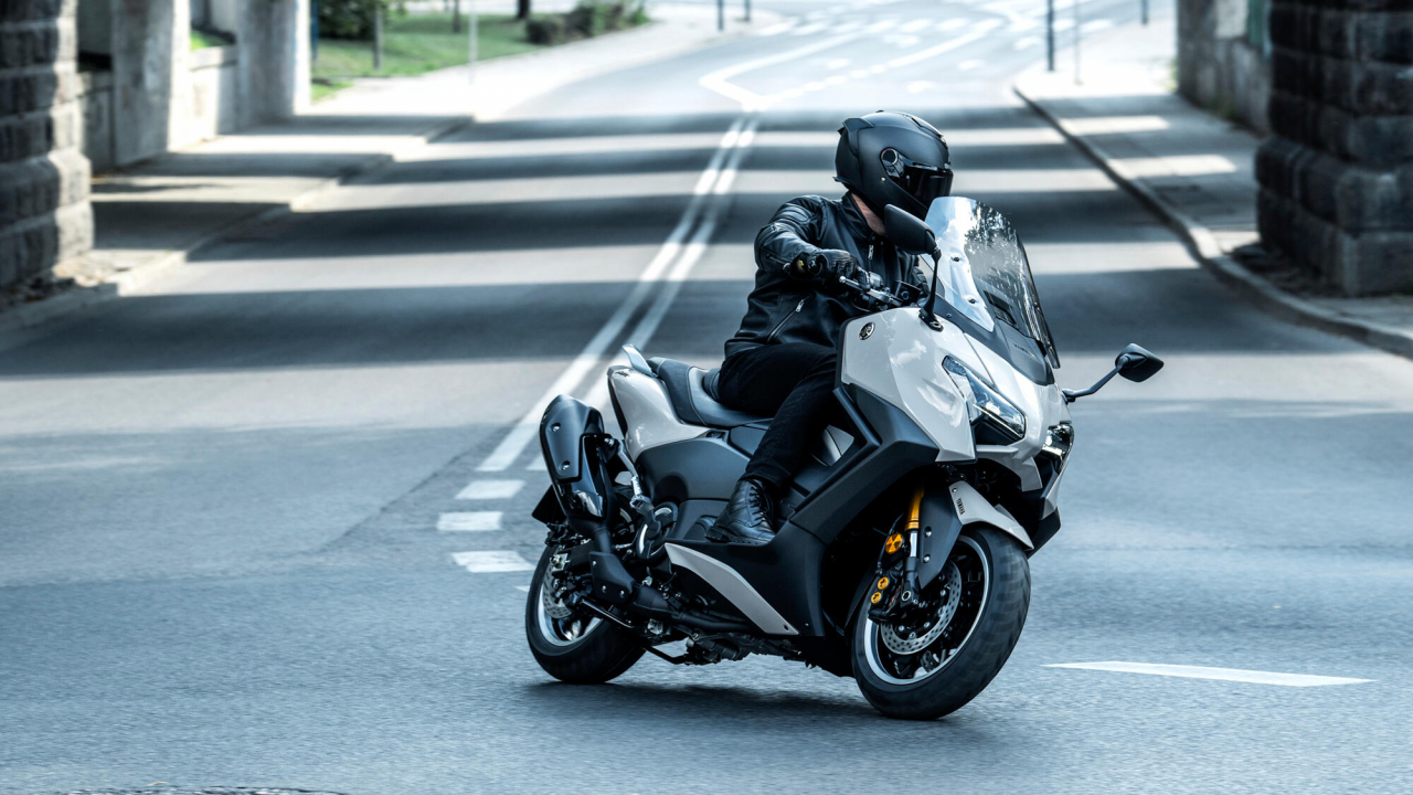 Yamaha TMAX Tech Max [17]
