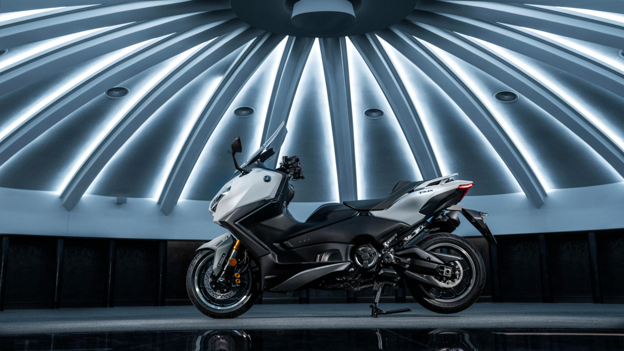 Yamaha TMAX Tech Max [30]