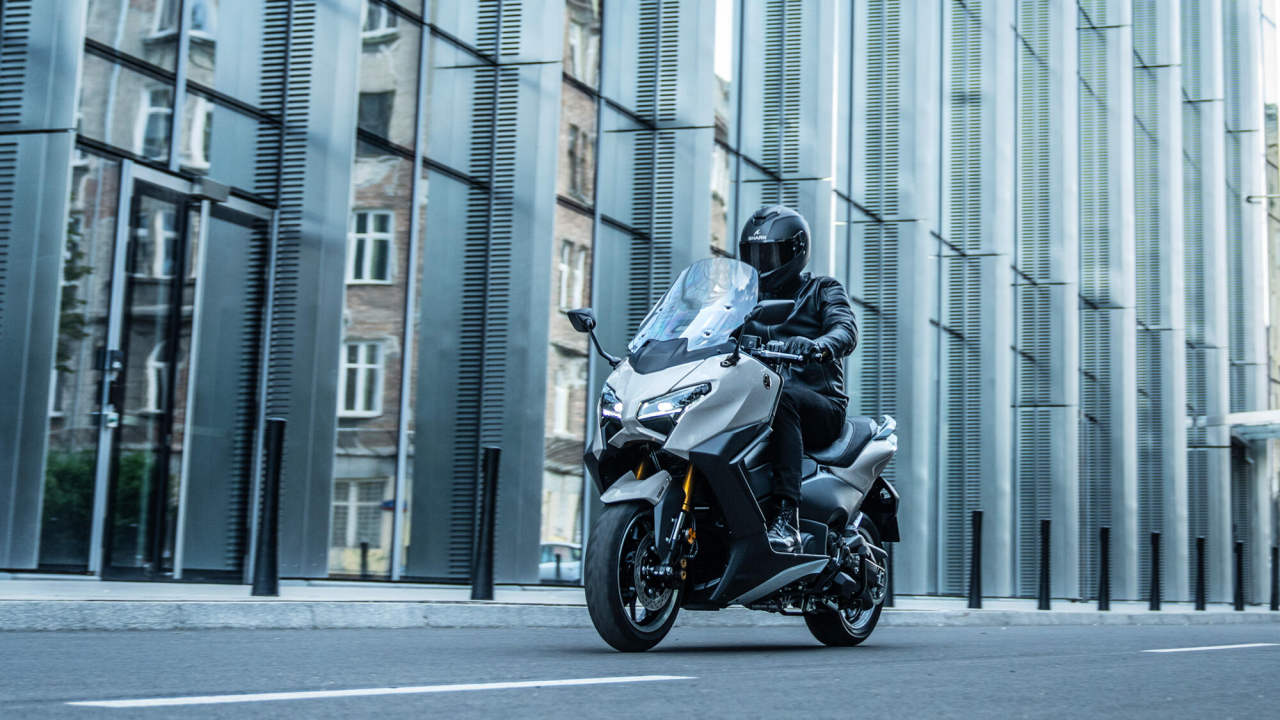 Yamaha TMAX Tech Max [15]