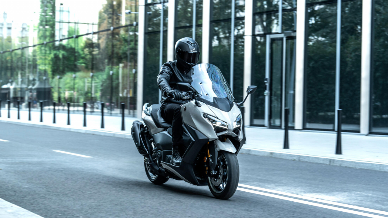 Yamaha TMAX Tech Max [22]