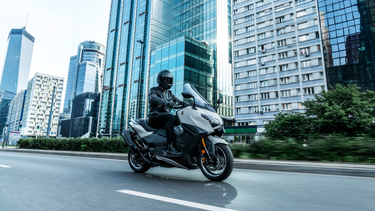 Yamaha TMAX Tech Max [7]