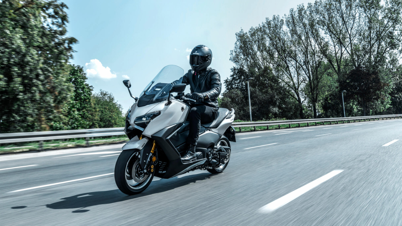 Yamaha TMAX Tech Max [24]