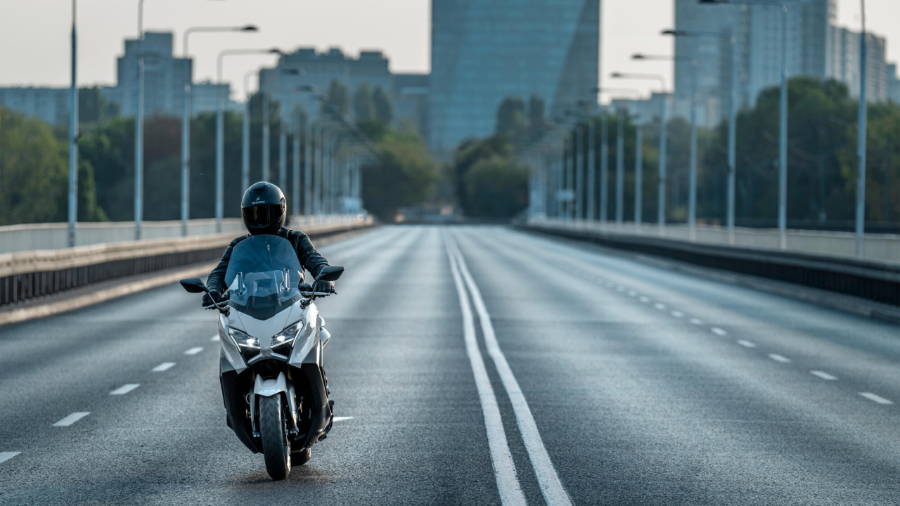 Yamaha TMAX Tech Max [8]