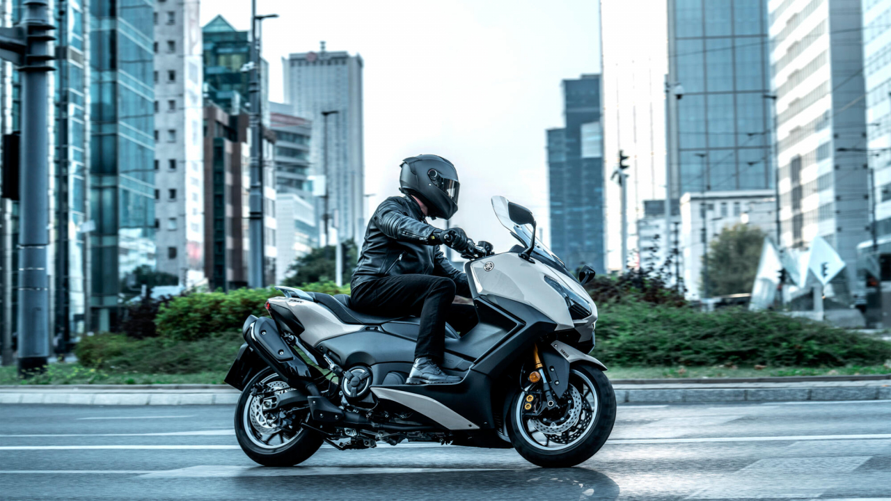 Yamaha TMAX Tech Max [11]