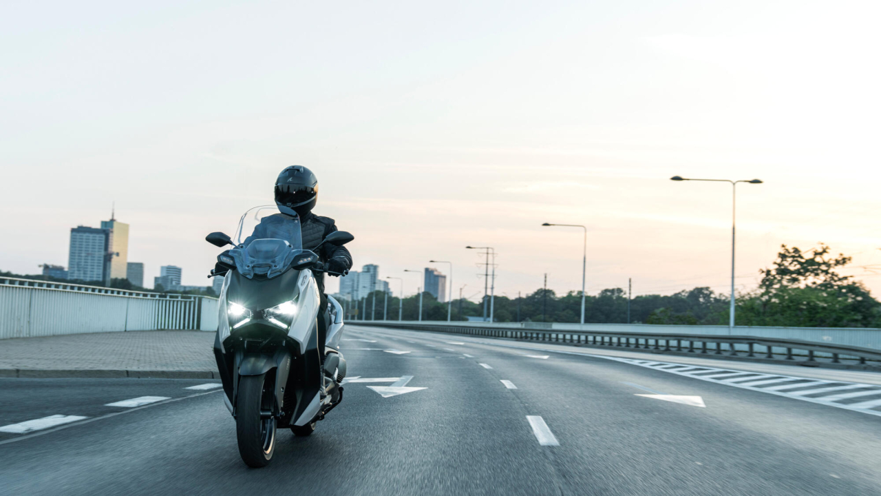 Yamaha XMAX 300 Tech Max+ [10]