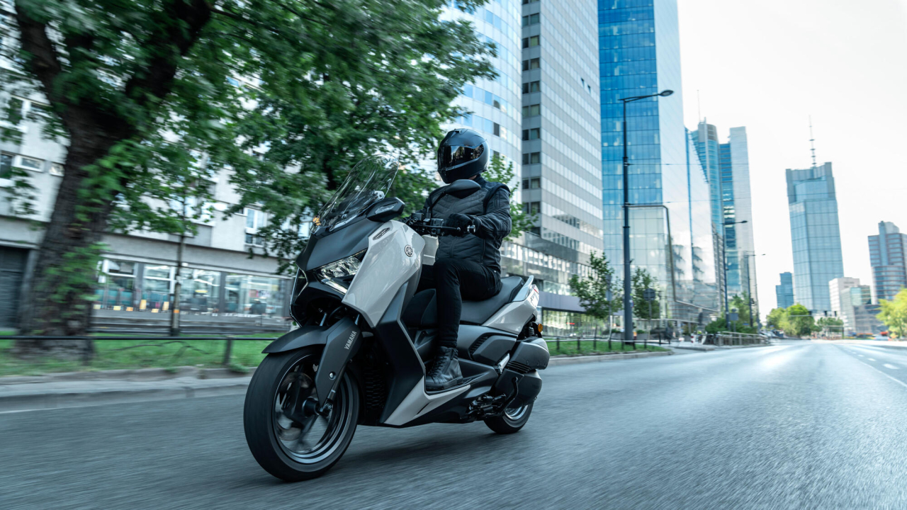 Yamaha XMAX 300 Tech Max+ [5]