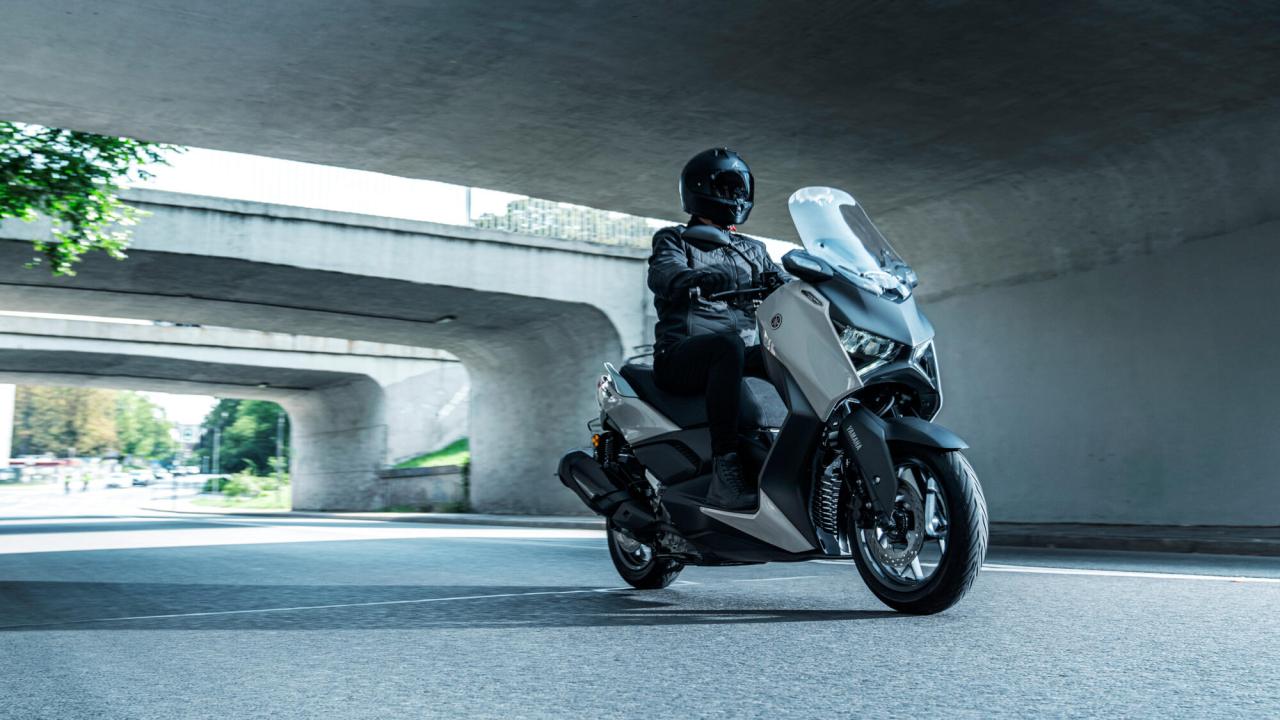 Yamaha XMAX 300 Tech Max+ [8]