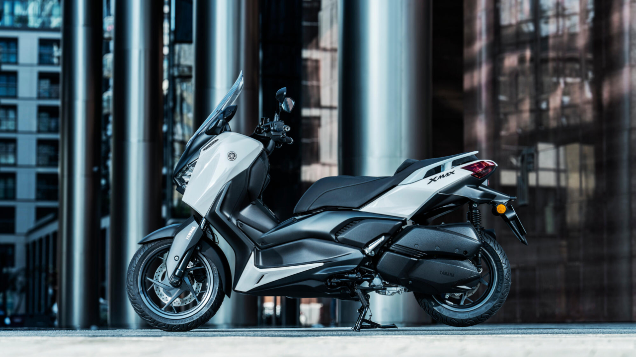 Yamaha XMAX 300 Tech Max [10]