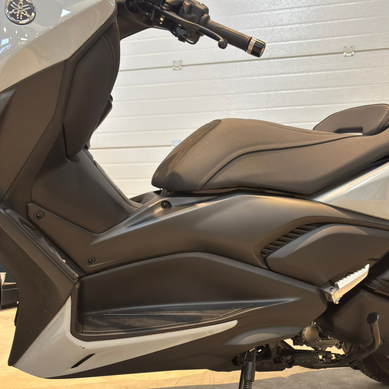 Yamaha XMAX 300 Tech Max+ ABS | An 2025 | Y00436 [9]