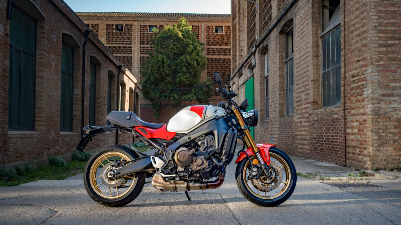 Yamaha XSR900 [8]