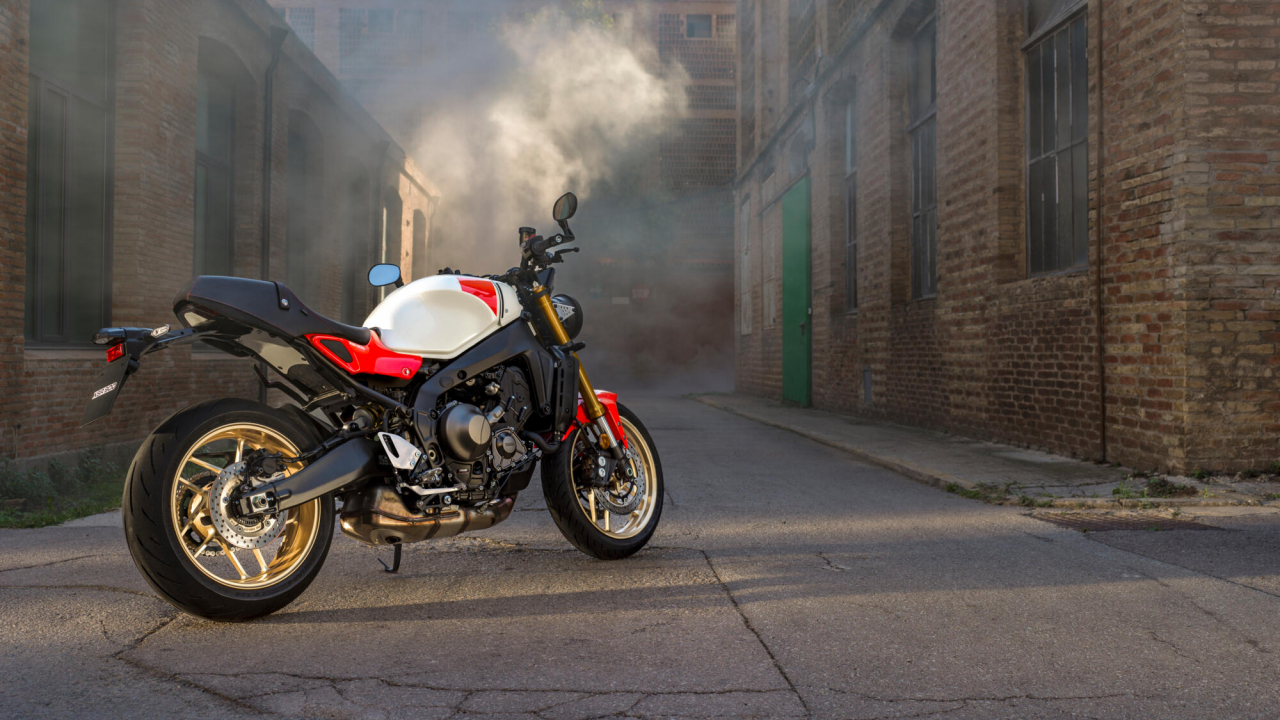 Yamaha XSR900 [12]