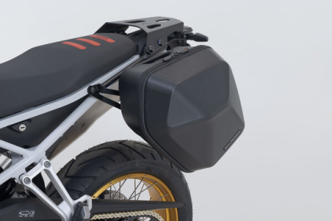 Suport geanta SLC stanga BMW F 900 GS (23-). [5]