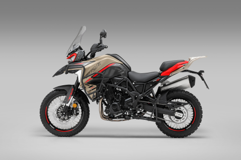 Inchiriaza Benelli TRK 702 X [3]