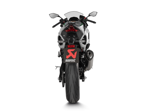 Evacuare finala Akrapovic Slip-On Line Kawasaki Ninja 7 [3]