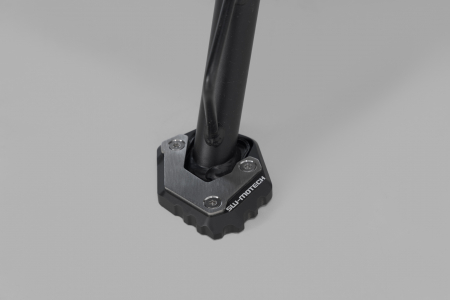 Extensie talpa cric lateral negru/gri CFMoto 800MT (21-). Sw-Motech [1]